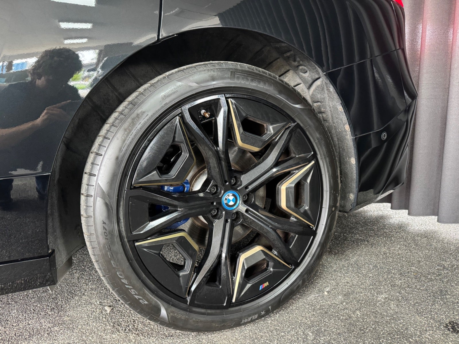 BMW iX xDrive50, 524hp, 2023