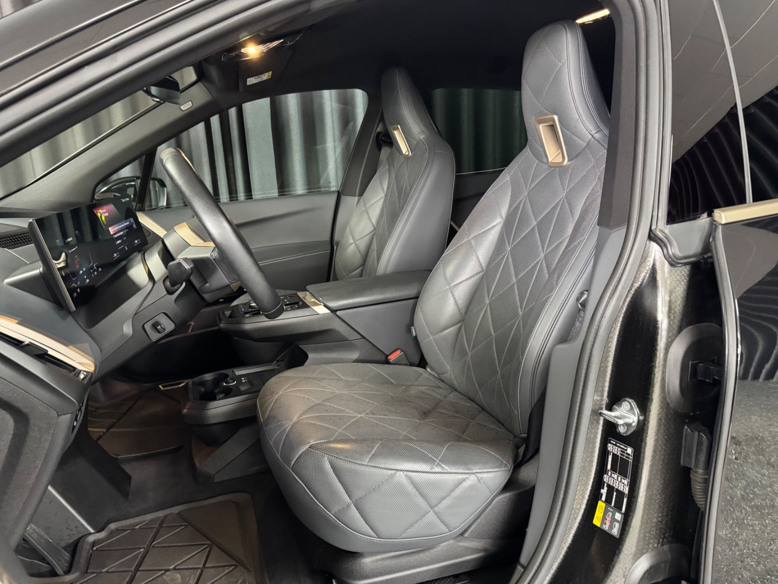 BMW iX xDrive50, 524hp, 2023