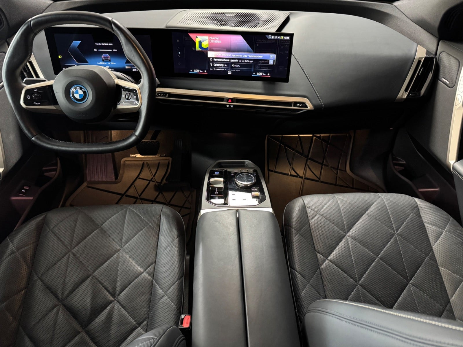 BMW iX xDrive50, 524hp, 2023