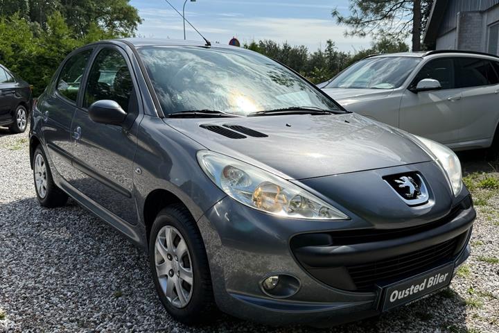 undefined Peugeot 206+ fra 2011 set udefra