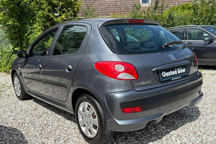 undefined Peugeot 206+ fra 2011