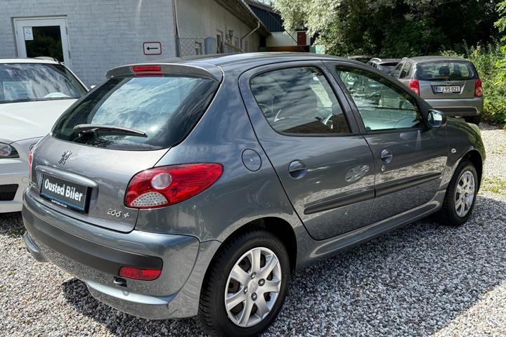 undefined Peugeot 206+ fra 2011