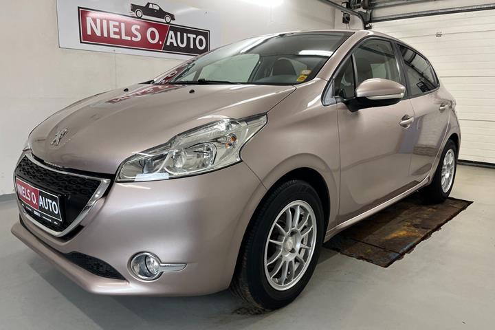 Sølv Peugeot 208 fra 2015