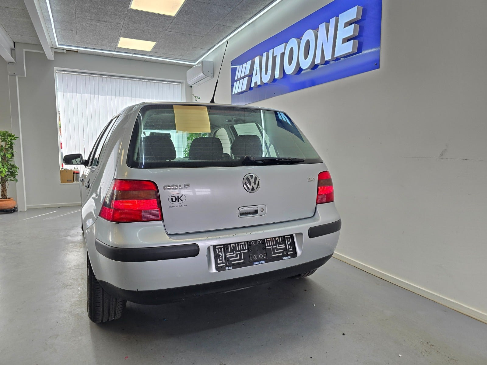 Sølv VW Golf IV fra 2002
