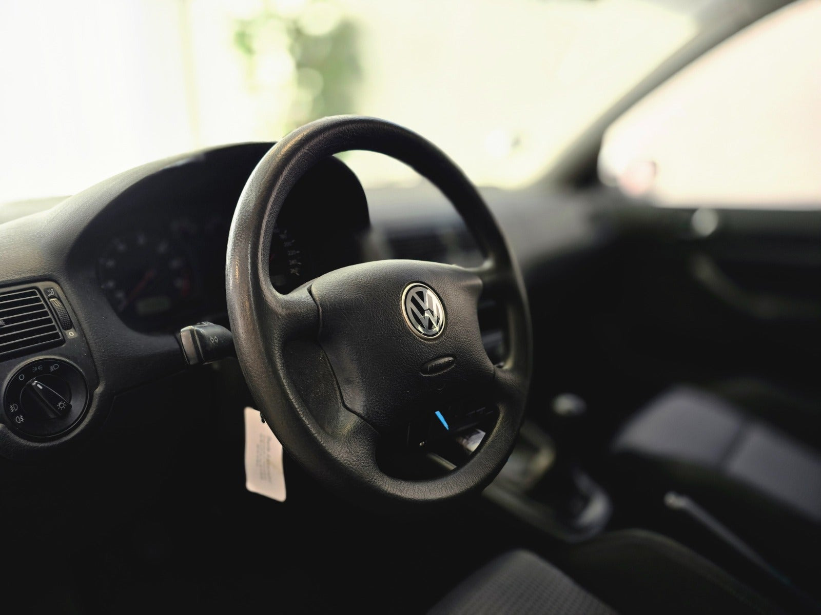 Sølv VW Golf IV fra 2002
