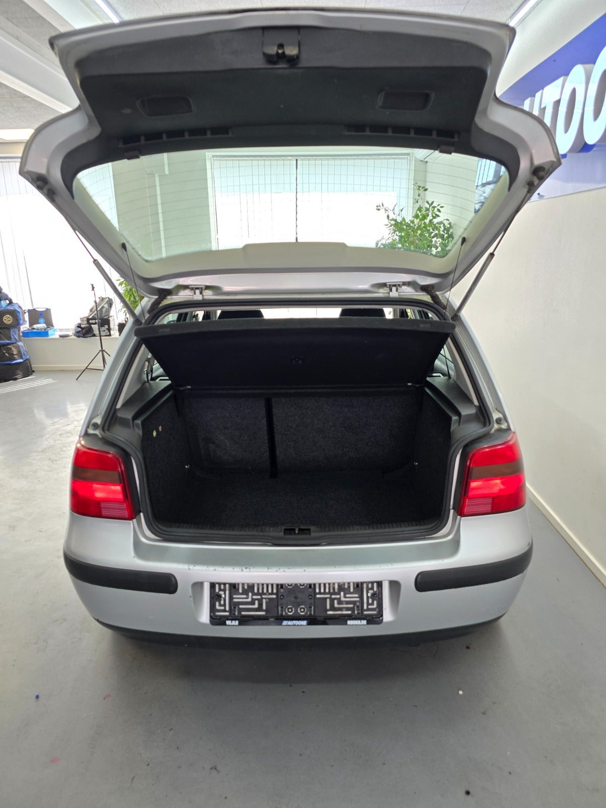 Sølv VW Golf IV fra 2002