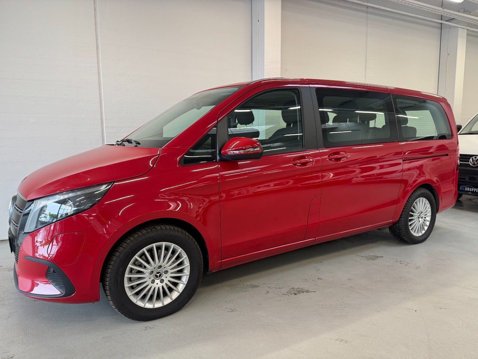 undefined Mercedes EQV300 fra 2024