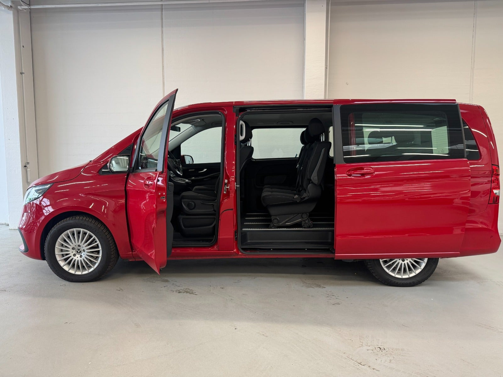 undefined Mercedes EQV300 fra 2024
