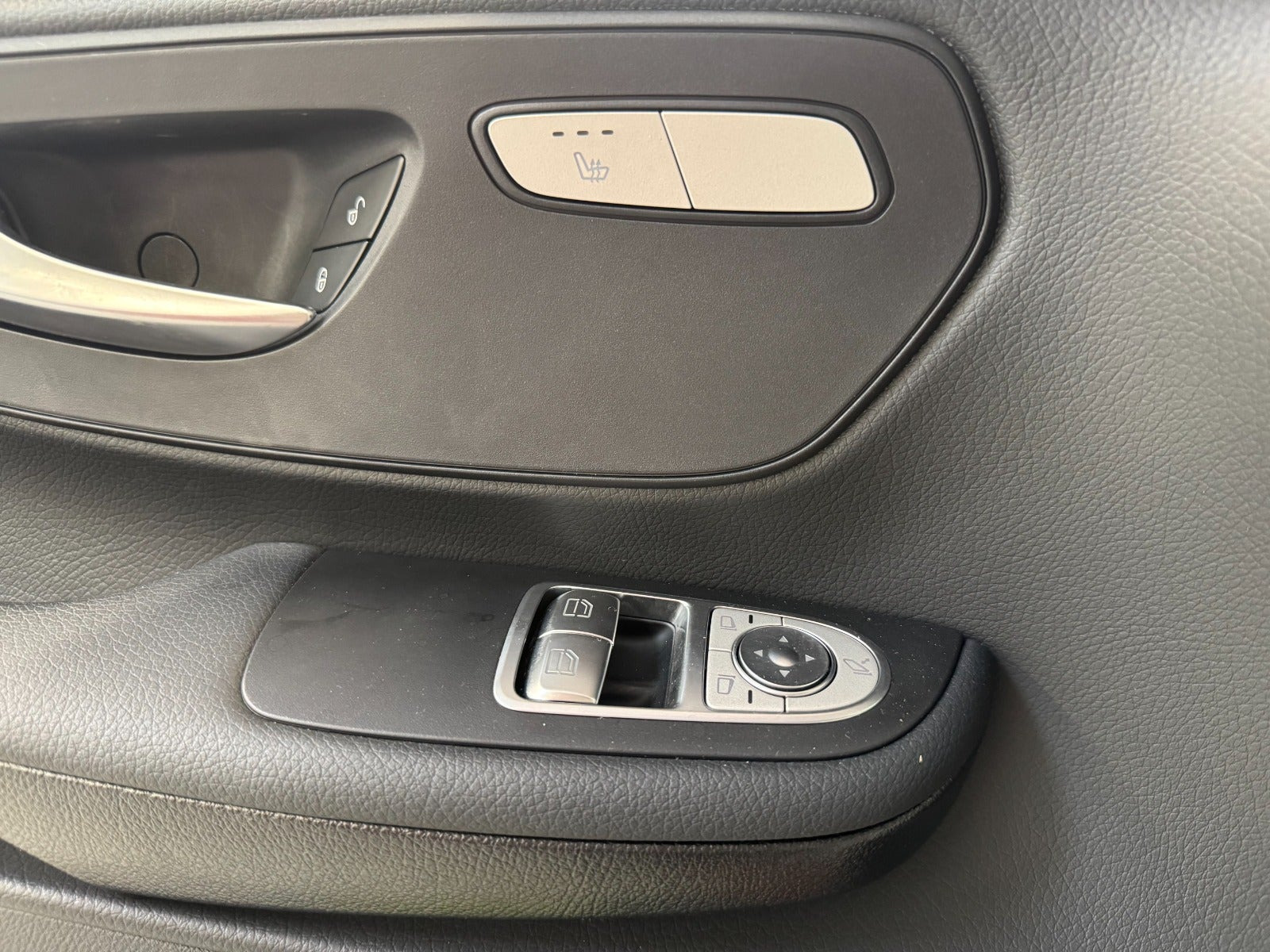 undefined Mercedes EQV300 fra 2024