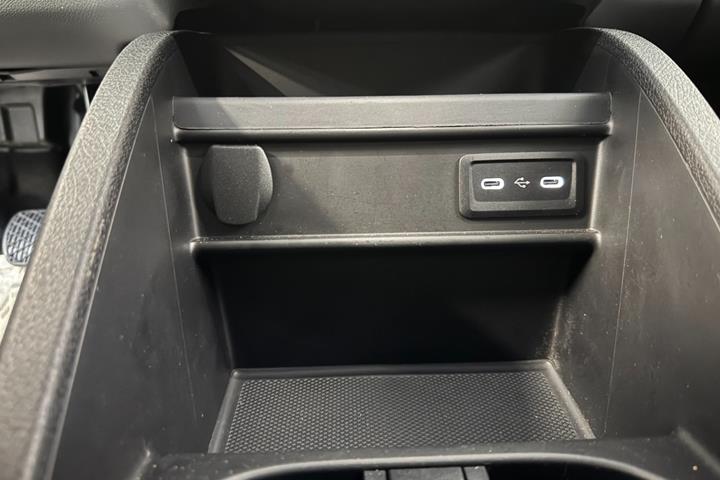 undefined Mercedes EQV300 fra 2024