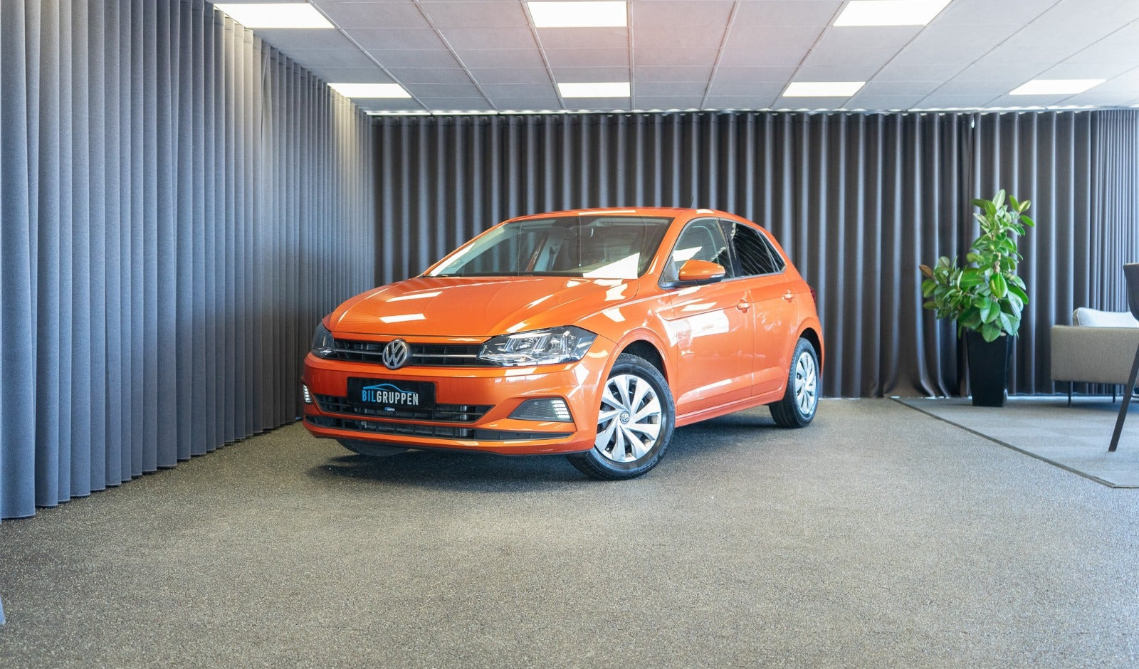 Orange VW Polo fra 2019