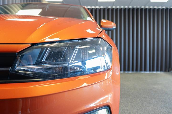 Orange VW Polo fra 2019