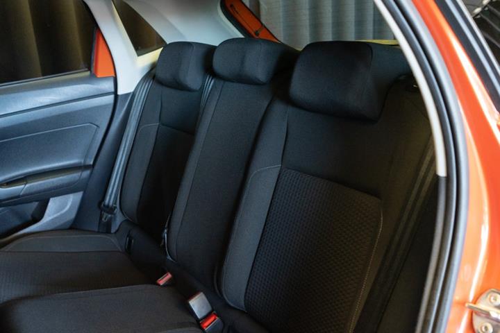 Orange VW Polo fra 2019