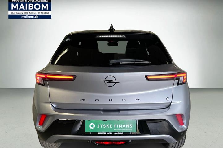 Sølv Opel Mokka-e fra 2024