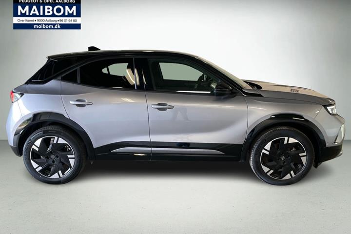 Sølv Opel Mokka-e fra 2024