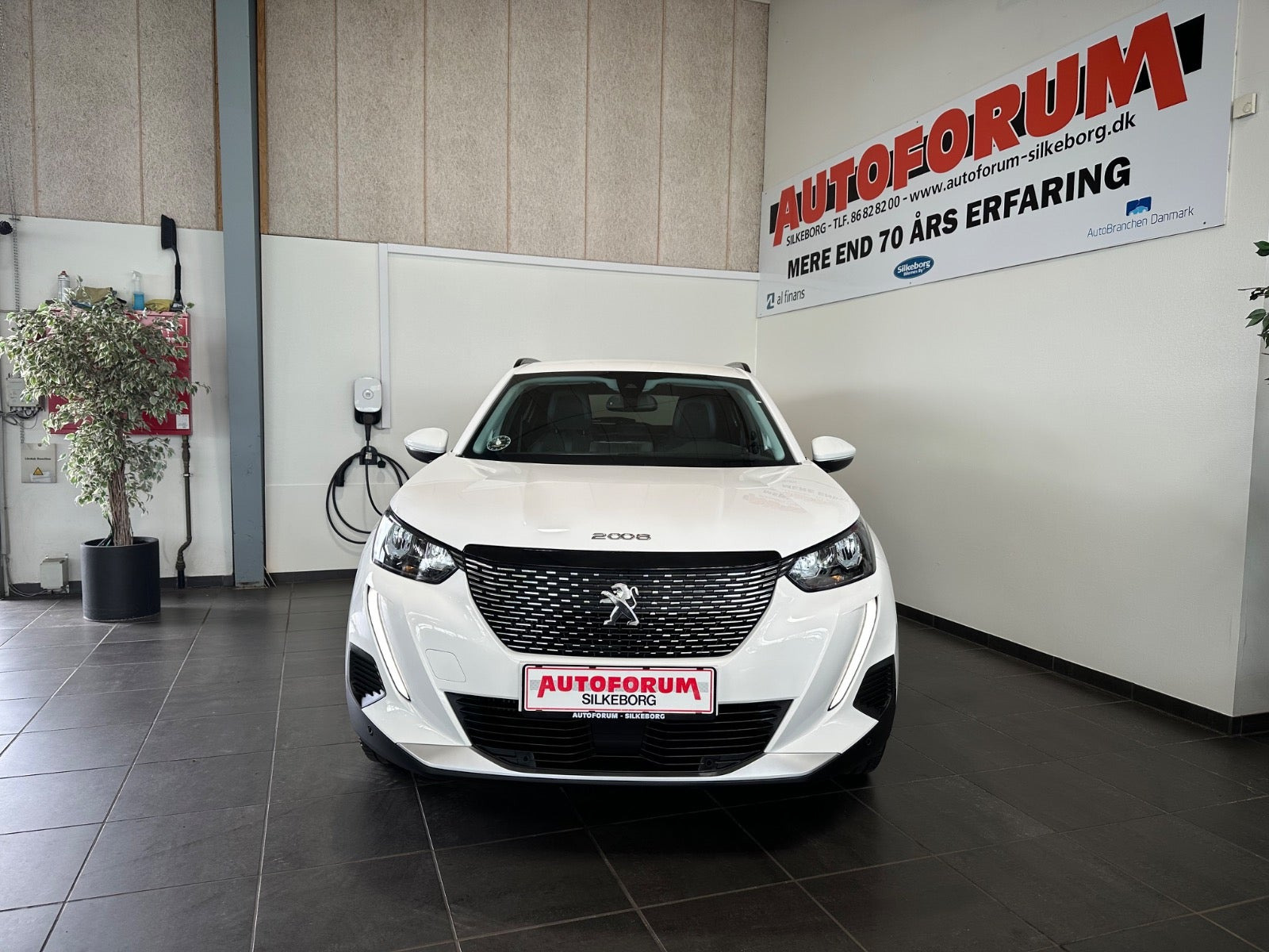 Hvid Peugeot 2008 fra 2021