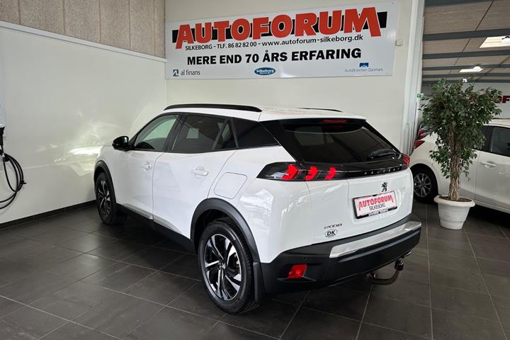 Hvid Peugeot 2008 fra 2021