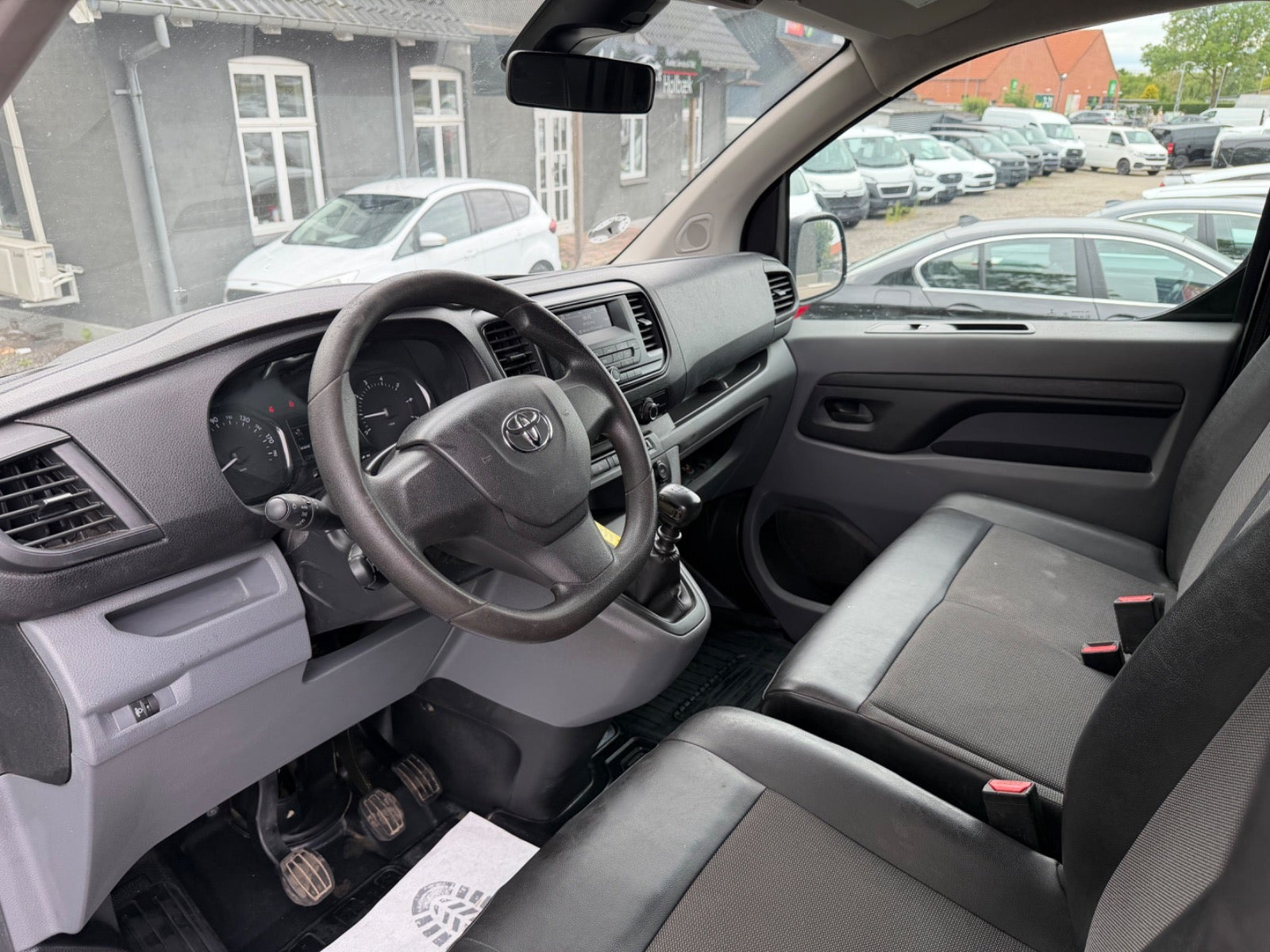 Sort Toyota ProAce fra 2020