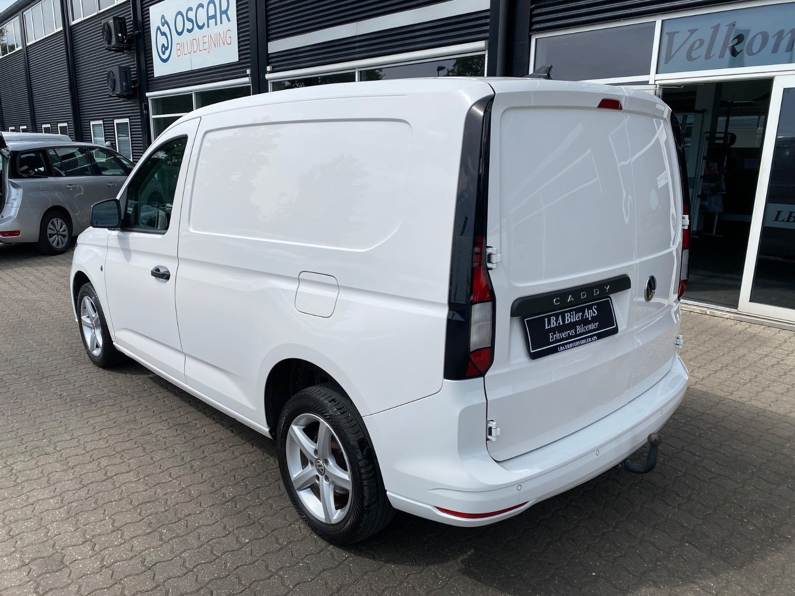 Hvid VW Caddy fra 2021