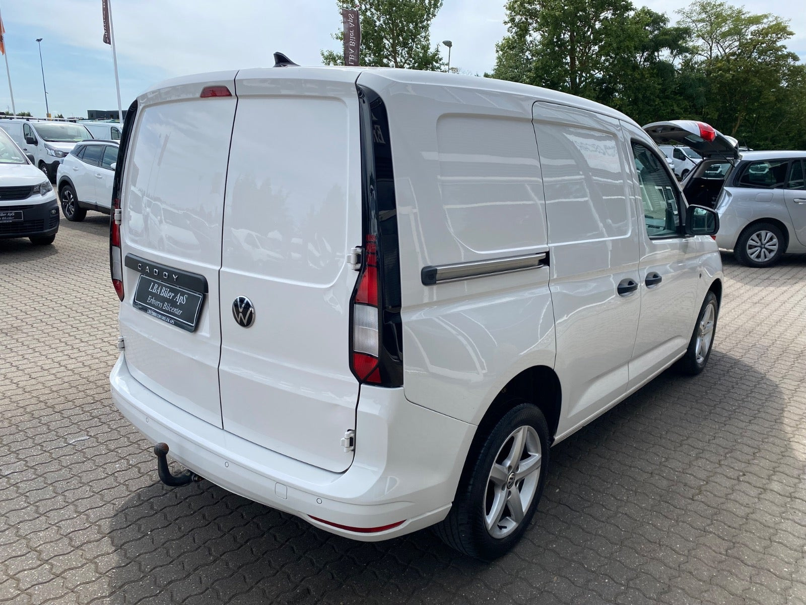 Hvid VW Caddy fra 2021