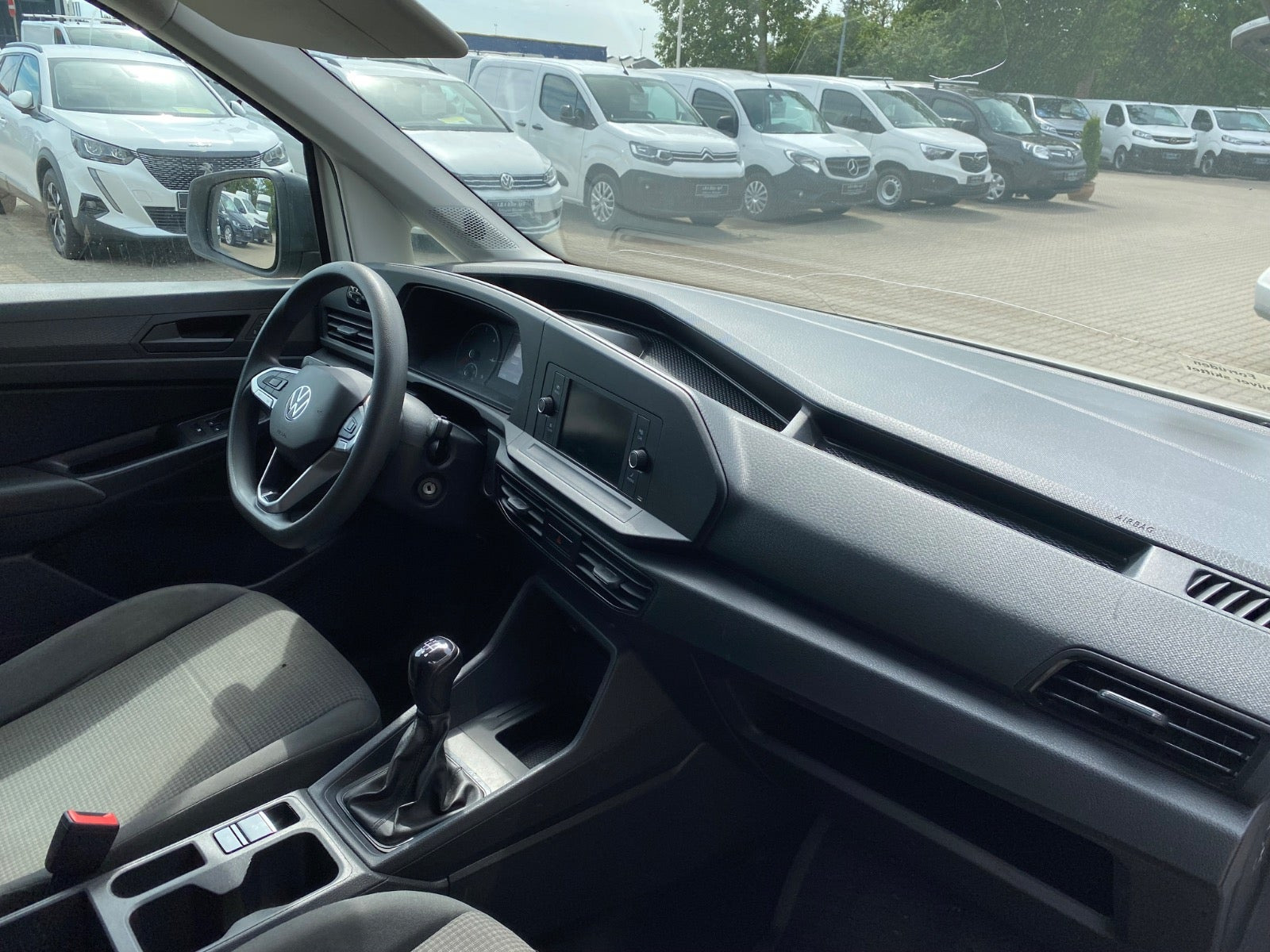 Hvid VW Caddy fra 2021