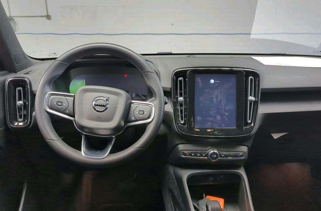 Sort Volvo XC40 fra 2023