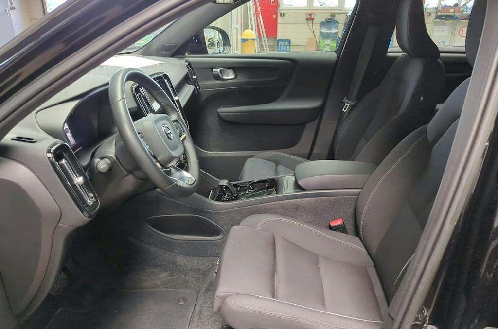 Sort Volvo XC40 fra 2023