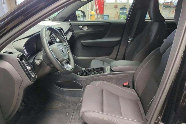 Sort Volvo XC40 fra 2023