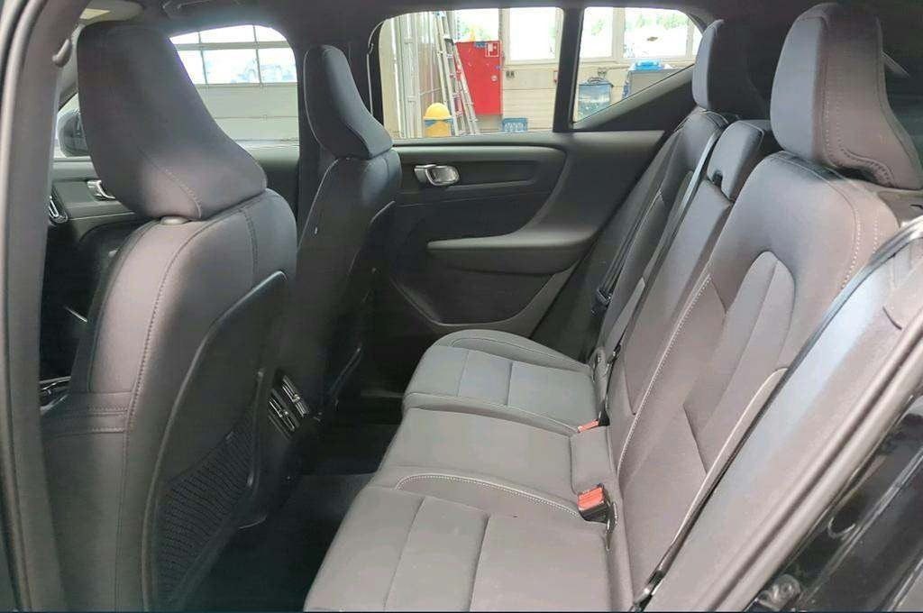 Sort Volvo XC40 fra 2023