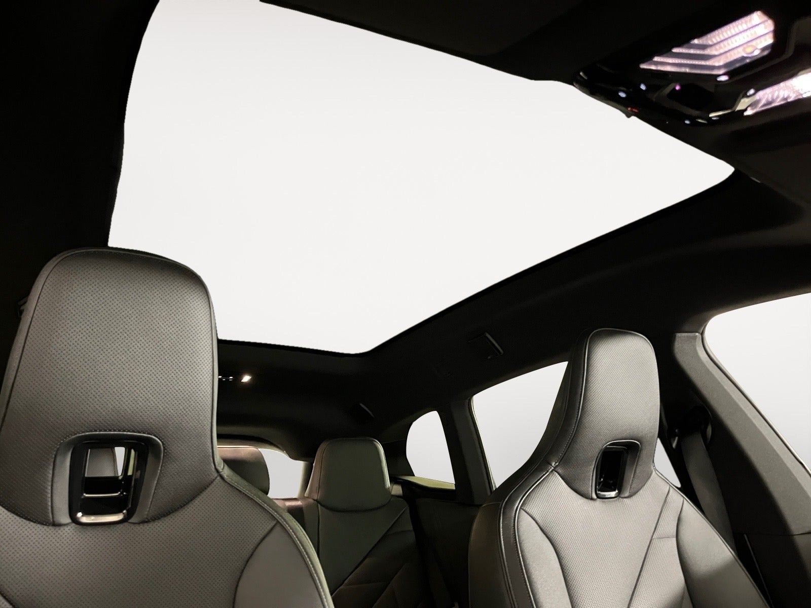 Grå BMW iX fra 2024