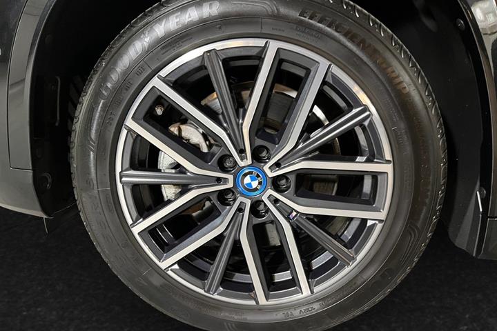 Sort BMW iX1 fra 2023