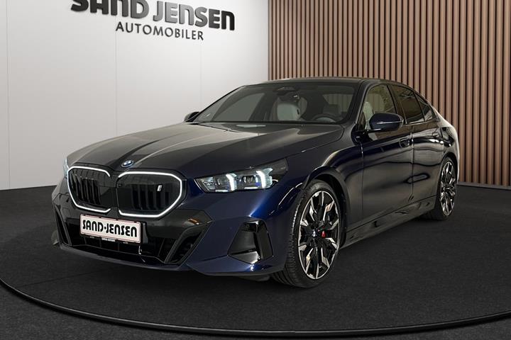 Blå BMW i5 fra 2026