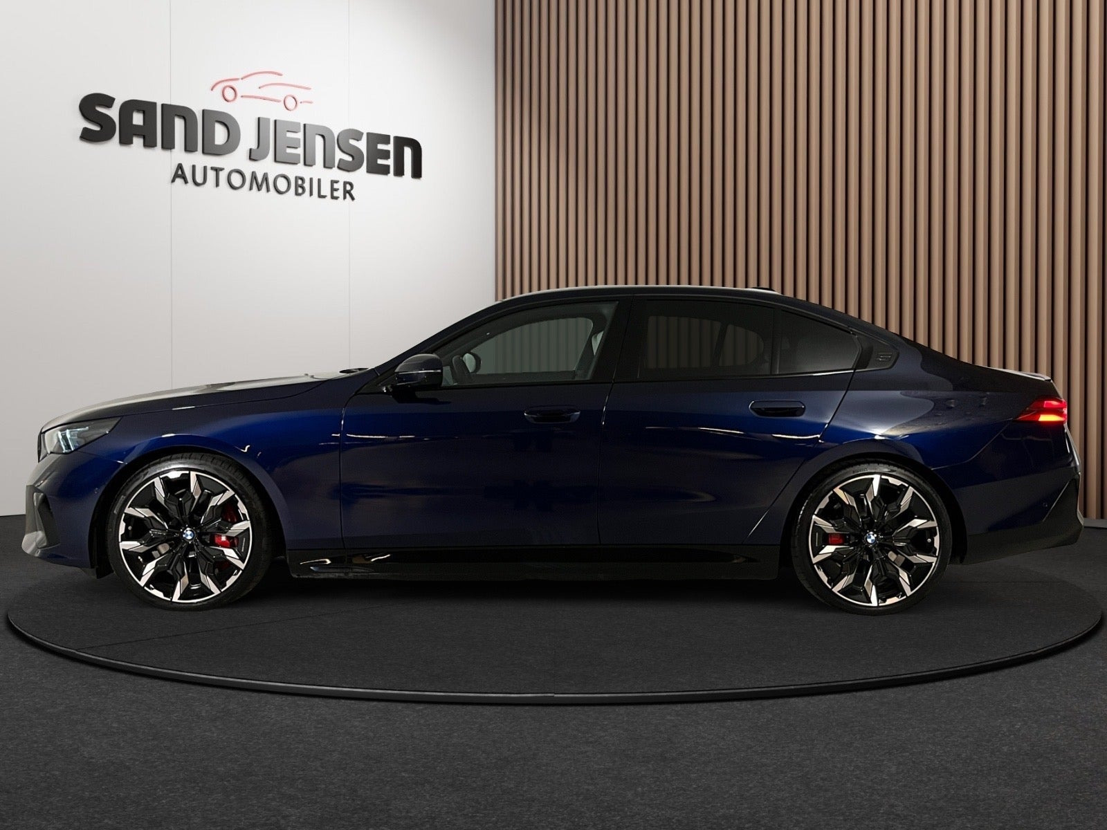 Blå BMW i5 fra 2026