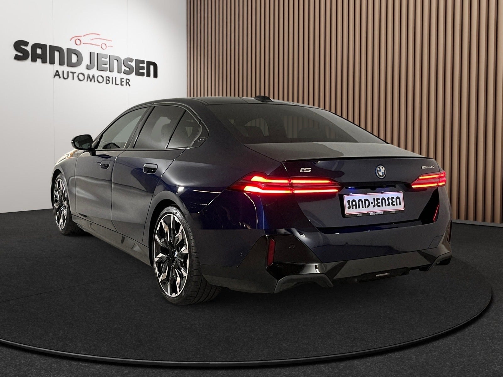Blå BMW i5 fra 2026