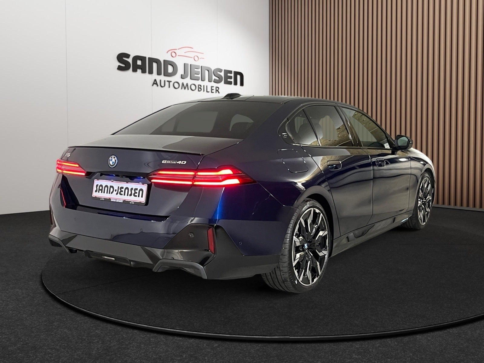 Blå BMW i5 fra 2026