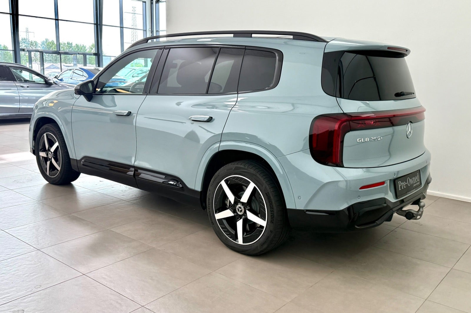 Gul Mercedes GLB250+ fra 2026