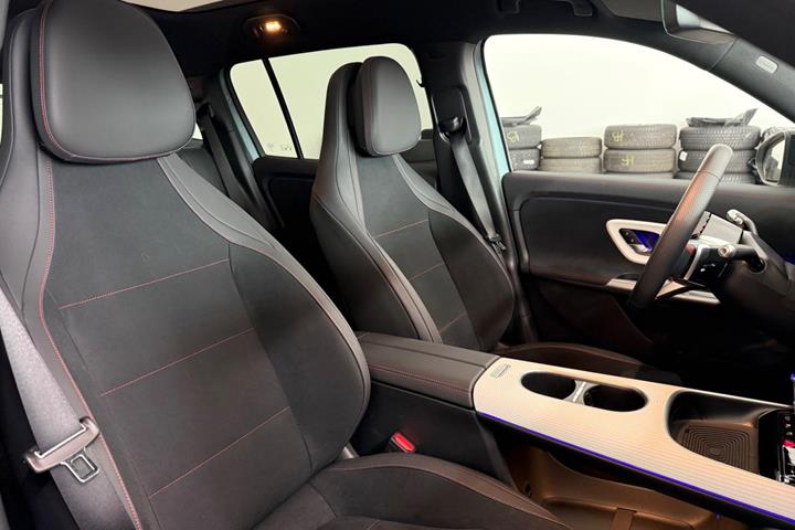 Gul Mercedes GLB250+ fra 2026