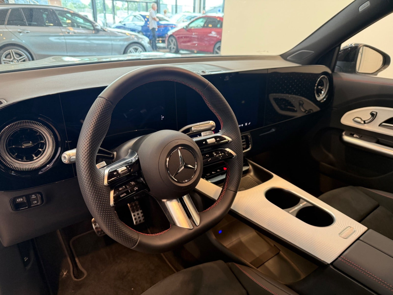 Gul Mercedes GLB250+ fra 2026