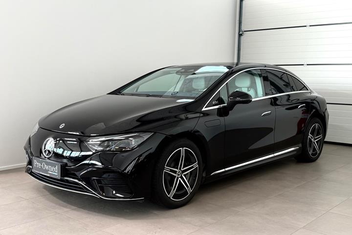 Sort Mercedes EQE300 fra 2025