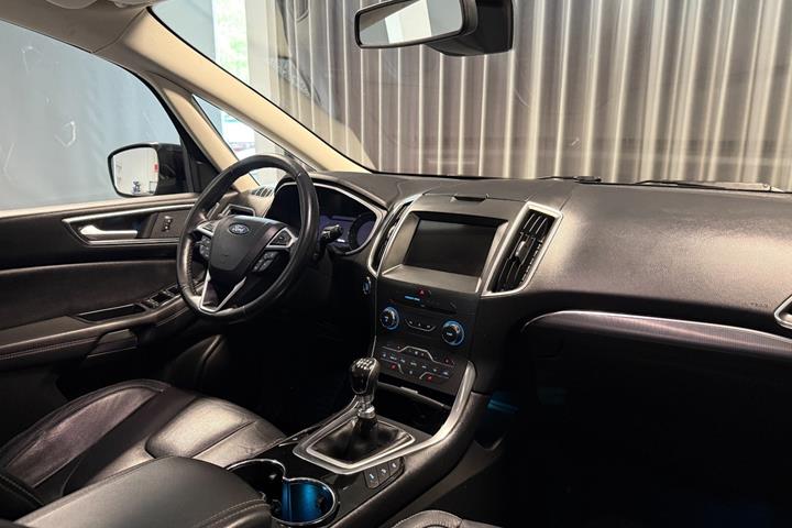 Sort Ford S-MAX fra 2015