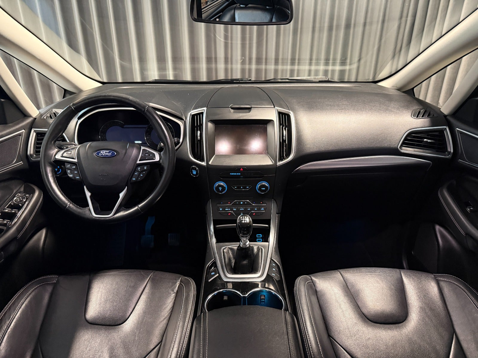 Sort Ford S-MAX fra 2015