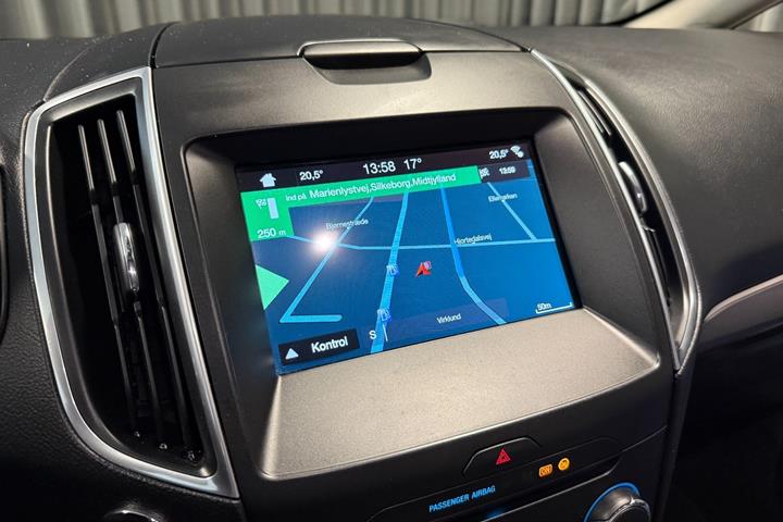 Sort Ford S-MAX fra 2015