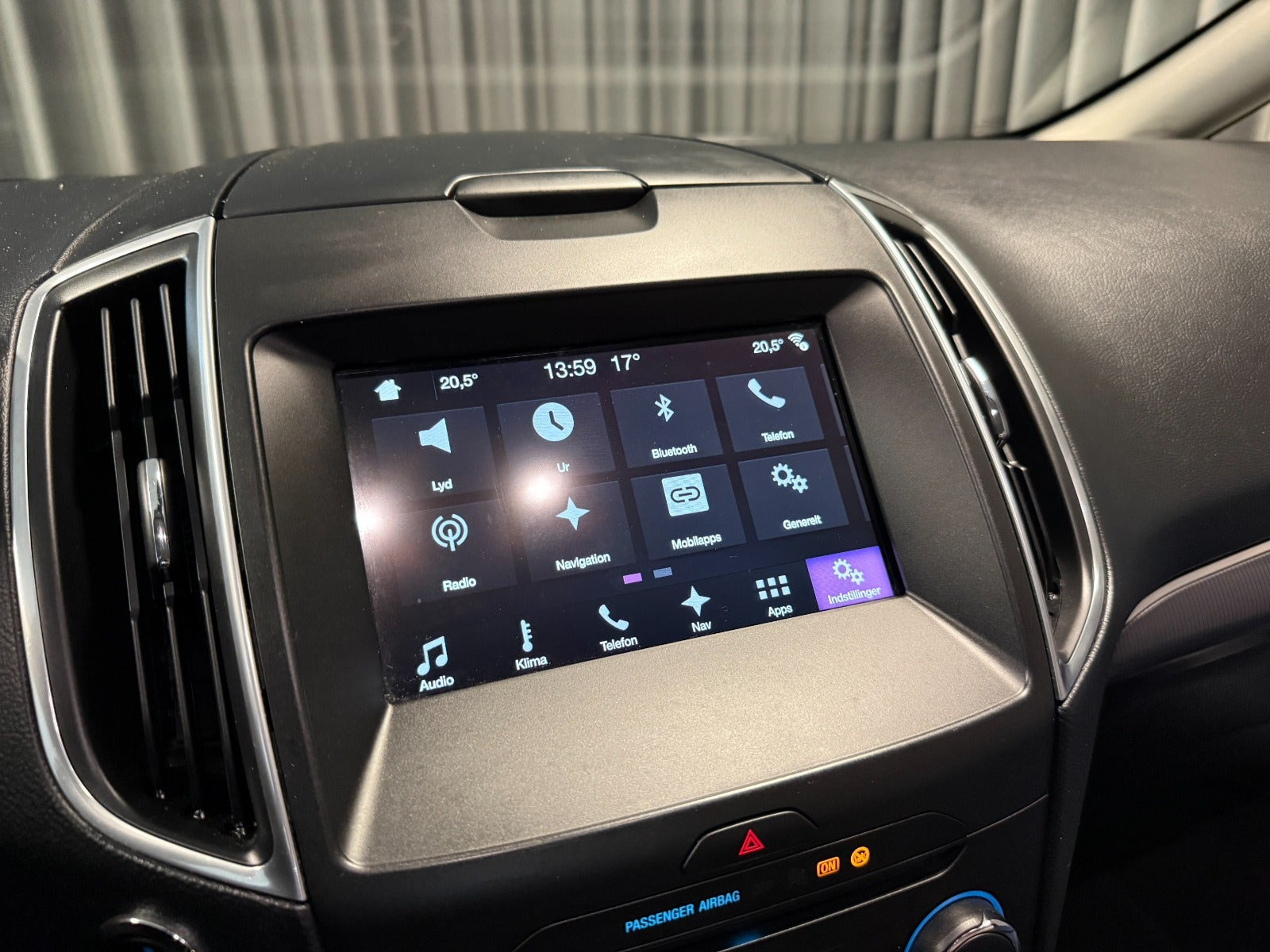 Sort Ford S-MAX fra 2015