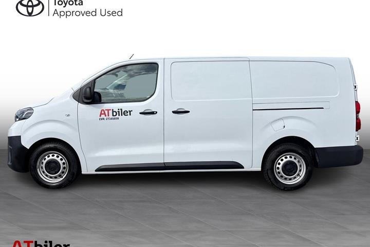 Hvid Toyota ProAce fra 2024