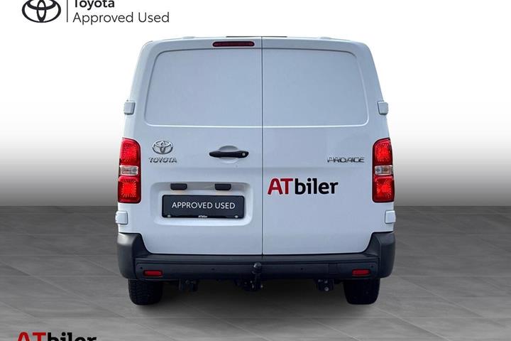 Hvid Toyota ProAce fra 2024