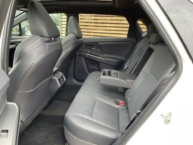 Hvid Toyota BZ4X fra 2026