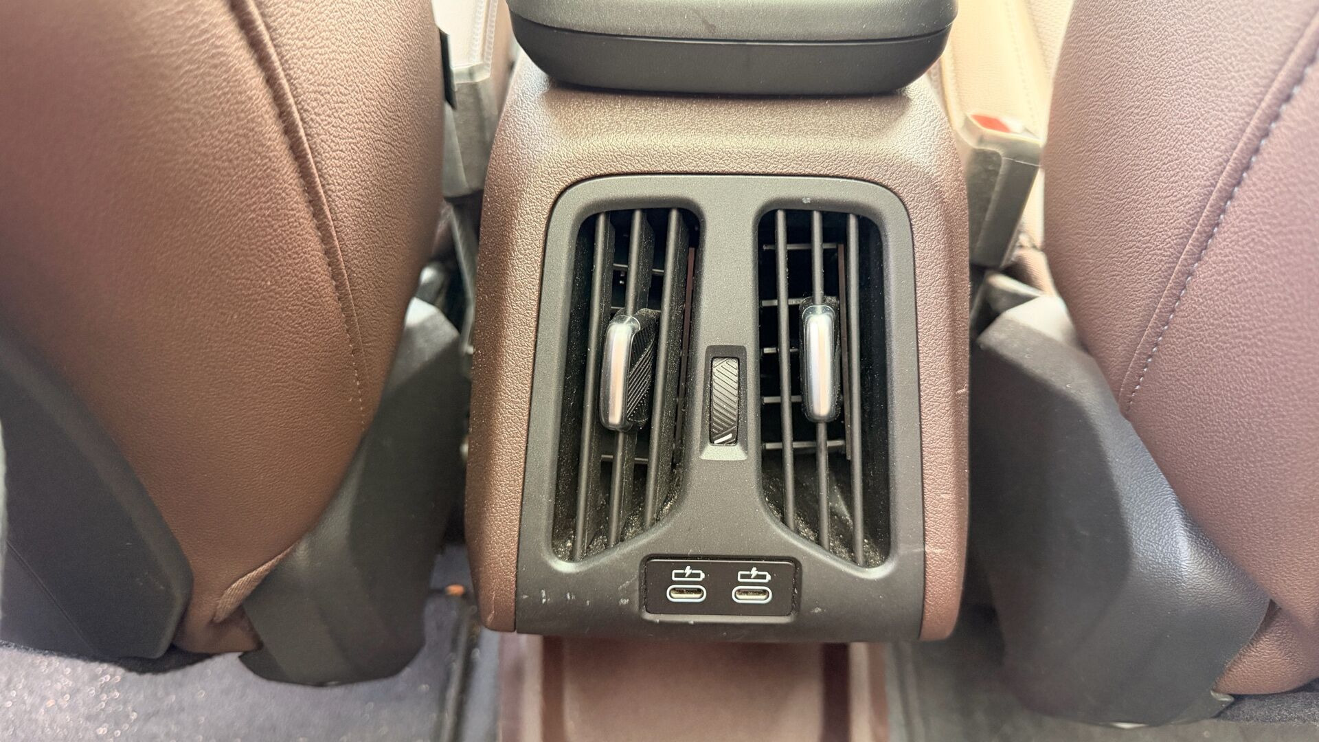 Grå BMW iX1 fra 2023