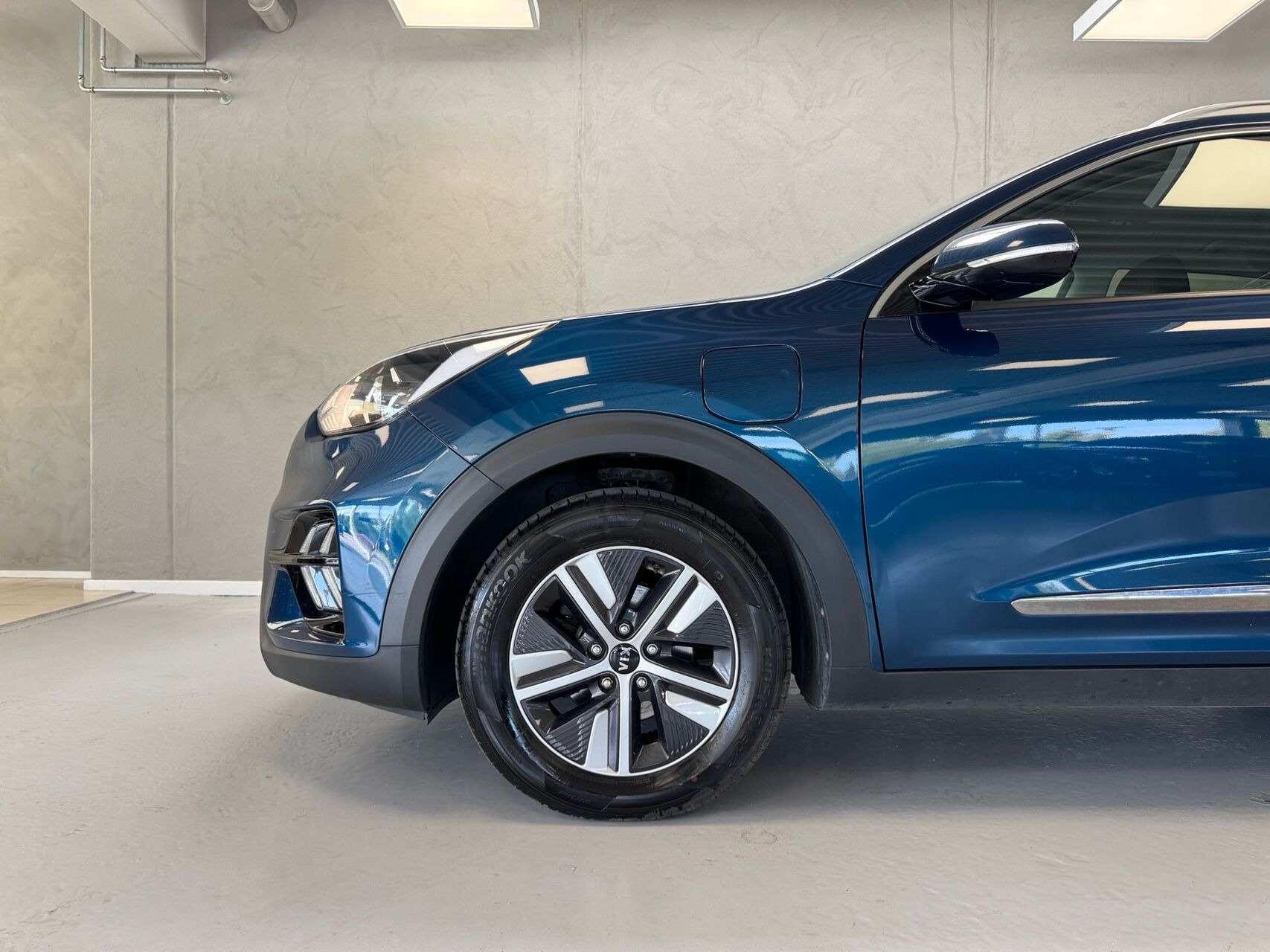 Blå Kia Niro fra 2021