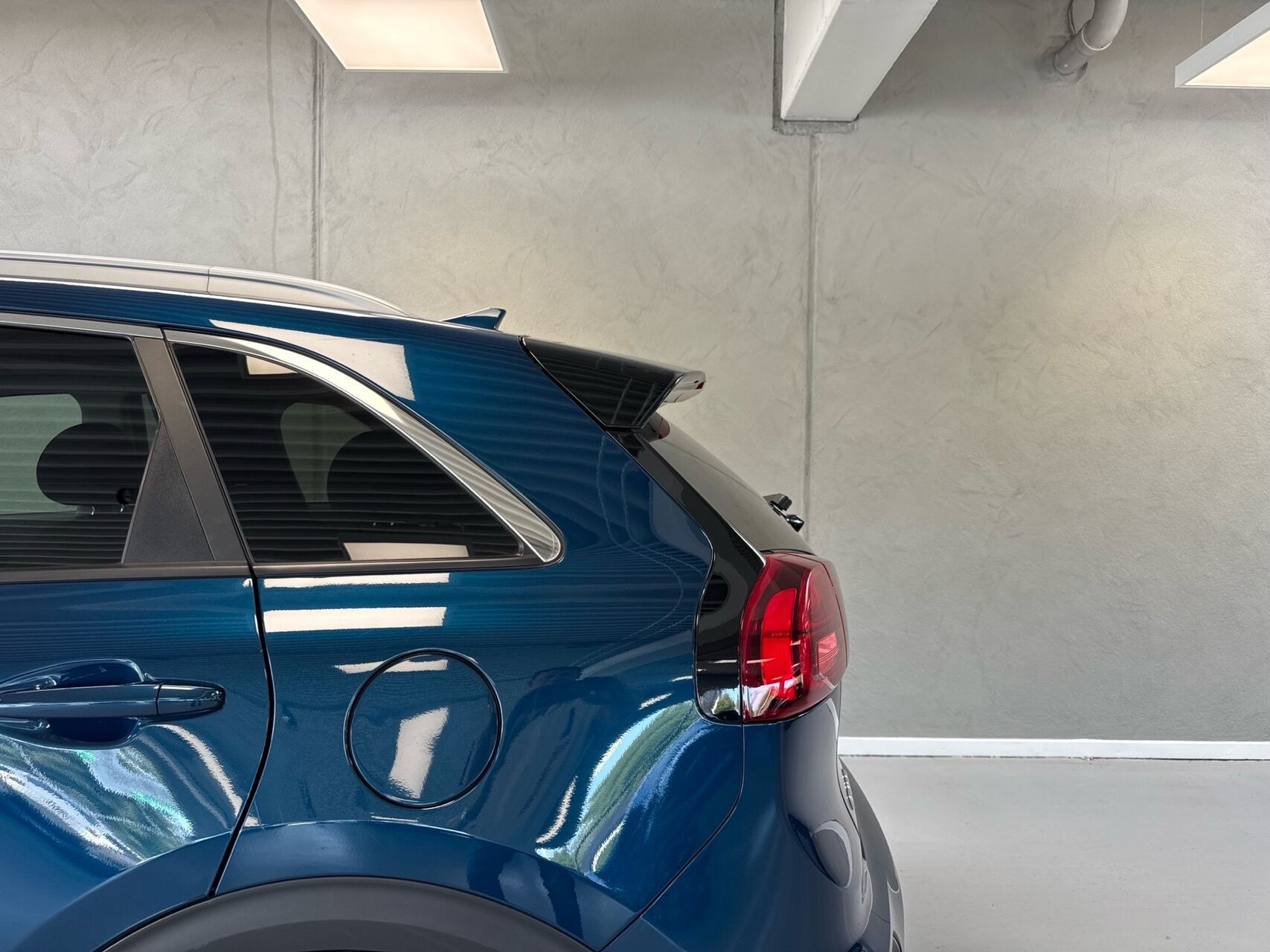 Blå Kia Niro fra 2021