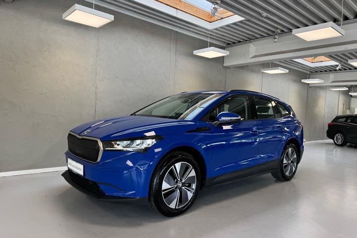 Blå Skoda Enyaq fra 2024